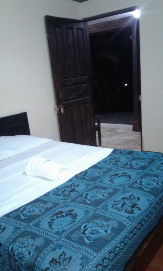 Hotel Roca Mar Playa Bonita à Puerto Limon Extérieur photo