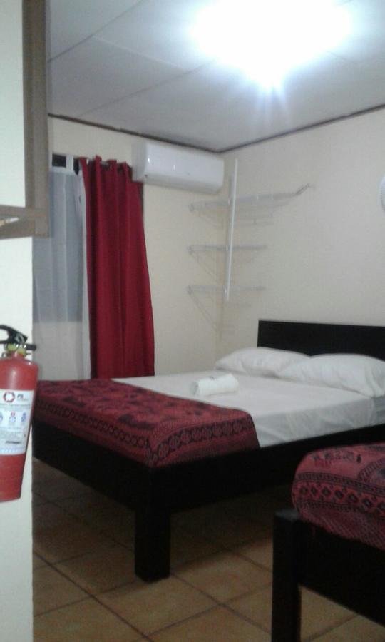 Hotel Roca Mar Playa Bonita à Puerto Limon Extérieur photo